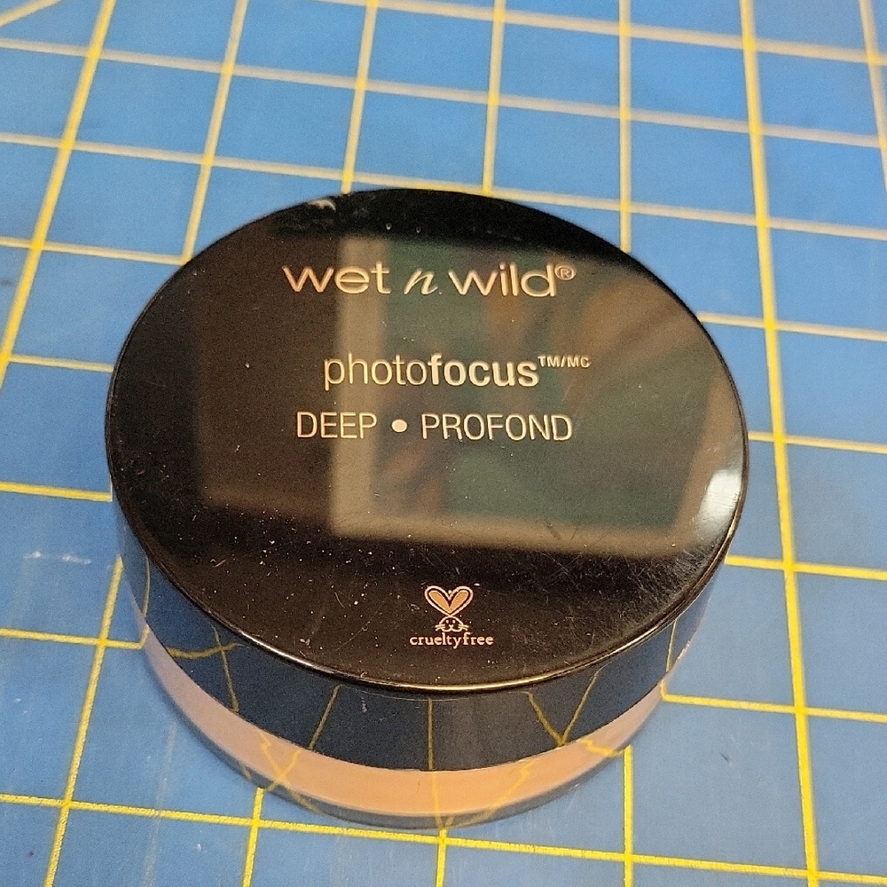 Wet & Wild Photofocus Loose Setting Powder 522B Deep 20g New Sealed Jar